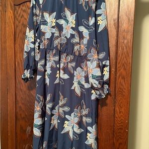 BloomChic blue Floral Long Sleeve Dress
Size 18-20
Worn once